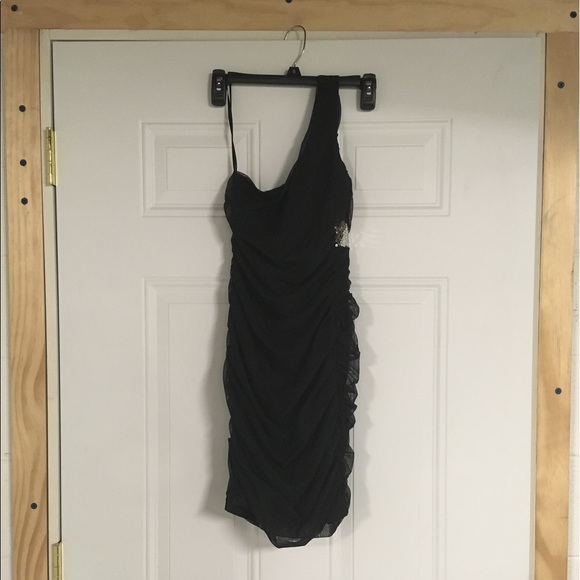 Little Black Dress (One Shoulder) - Picture 2 of 6